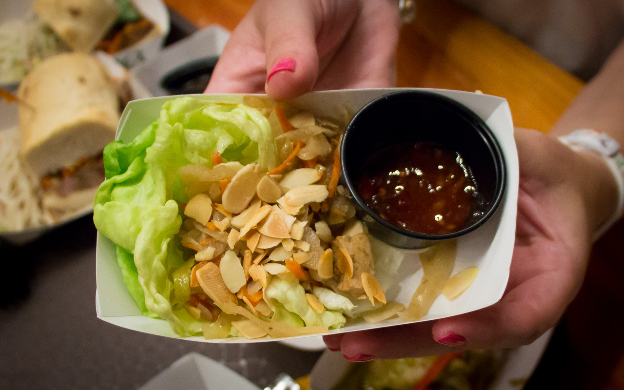 Lettuce Wrap with Sweet Chili Sauce